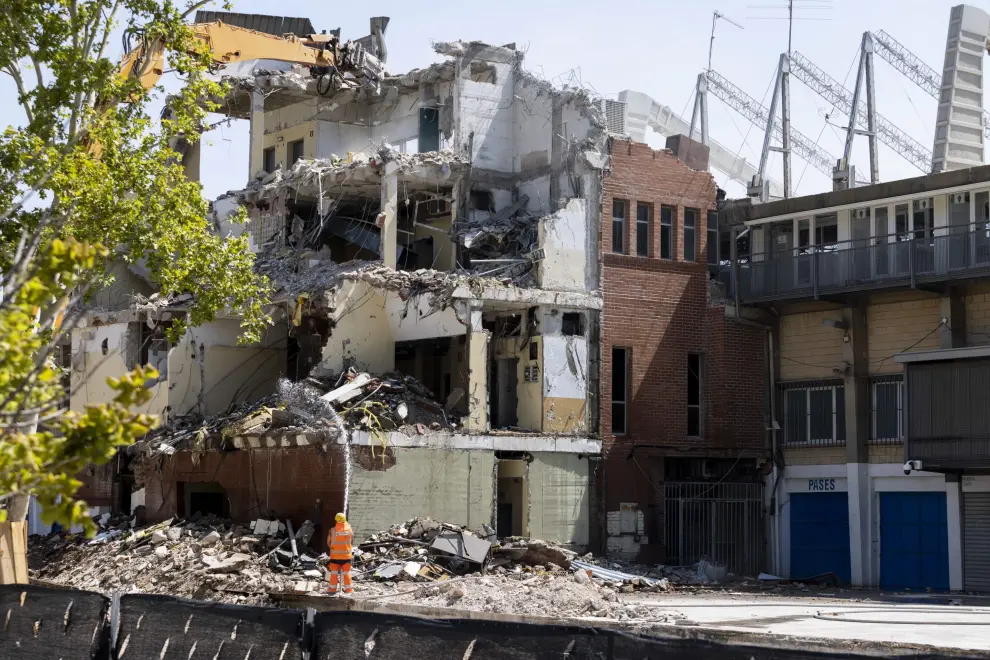 Comienza la demolición del Gol Sur del estadio de La Romareda.