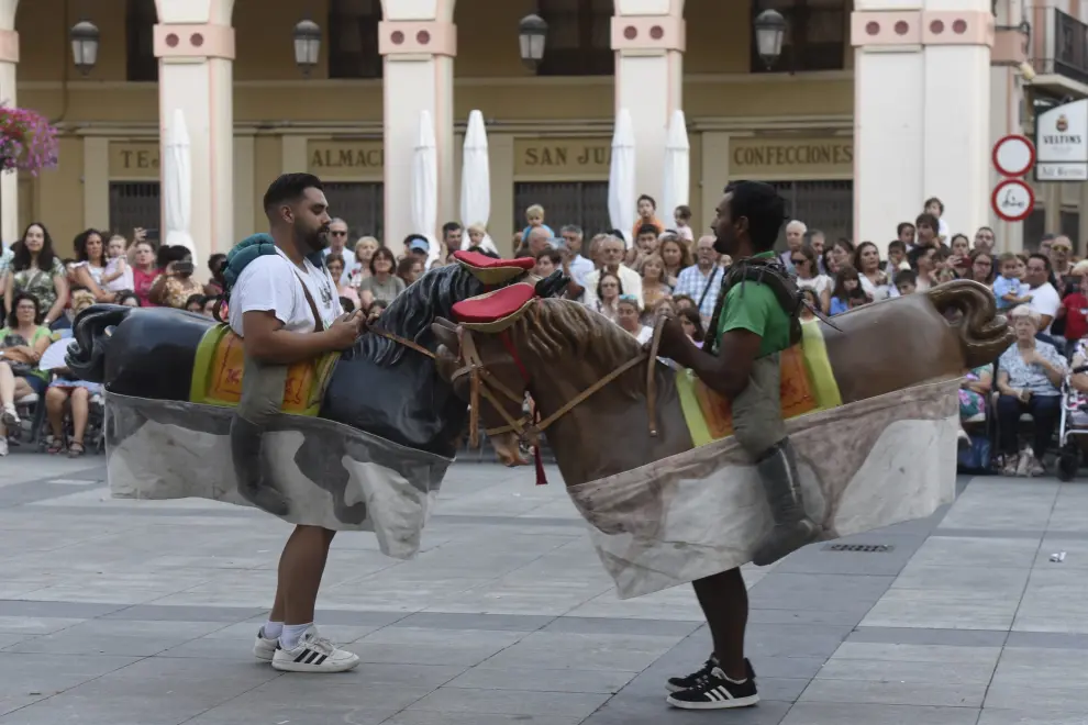 Gigantes, cabezudos y caballicos de Huesca.