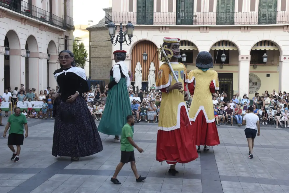 Gigantes, cabezudos y caballicos de Huesca.