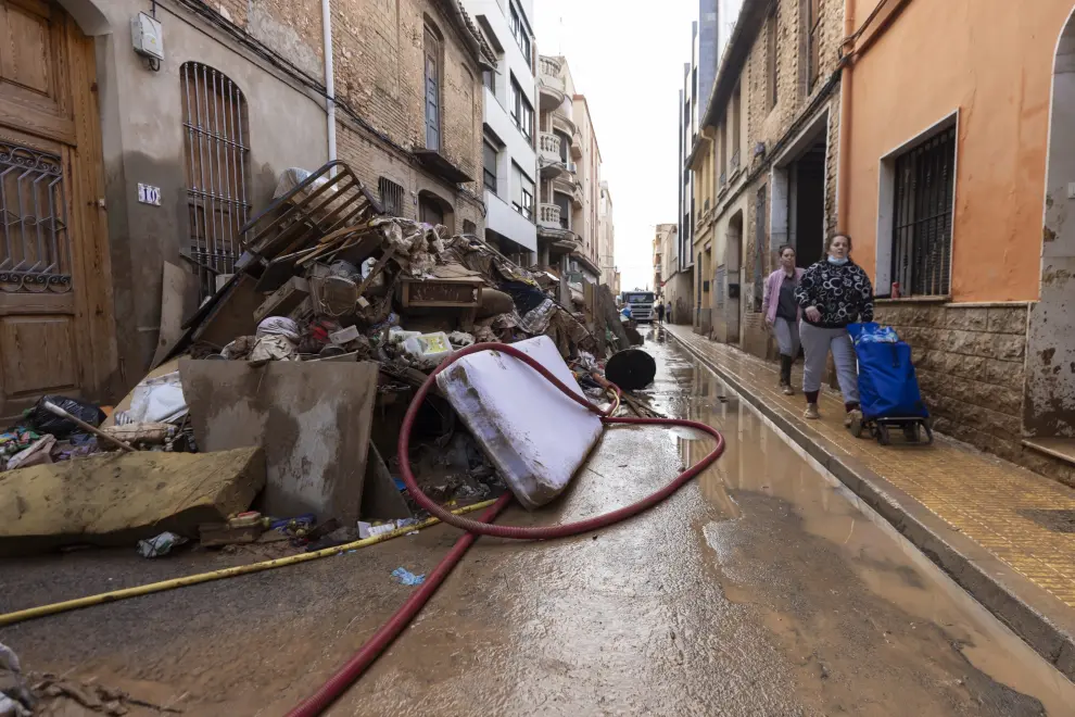 dana buchman shoes flats