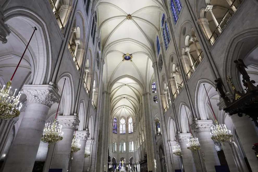 Paris (France), 29/11/2024.- The nave of Notre-Dame de Paris cathedral in Paris, France, 29 November 2024. French President Macron is visiting the cathedral's construction site on 29 November, to thank the donors and people who worked to rebuild the monument after it was severely damaged in a fire that broke out on 15 April 2019. The Paris Cathedral will be officially inaugurated after nearly six years of renovation work on 07 December 2024. (Francia) EFE/EPA/STEPHANE DE SAKUTIN / POOL MAXPPP OUT