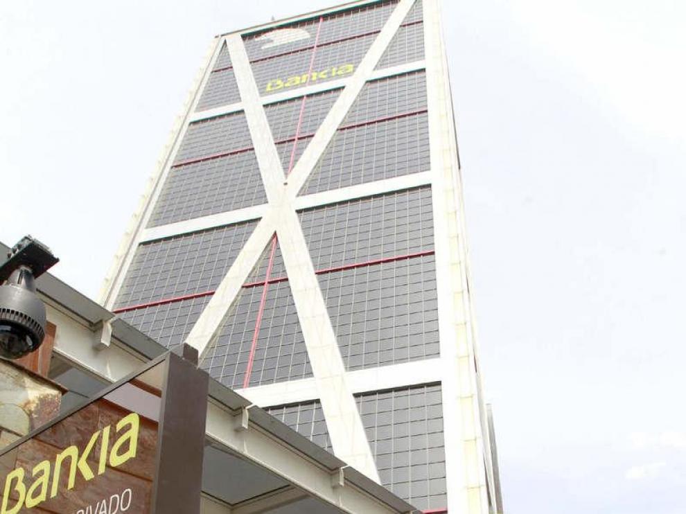 Llegada a la sede de Bankia de uno de los miembros del consejo de administración