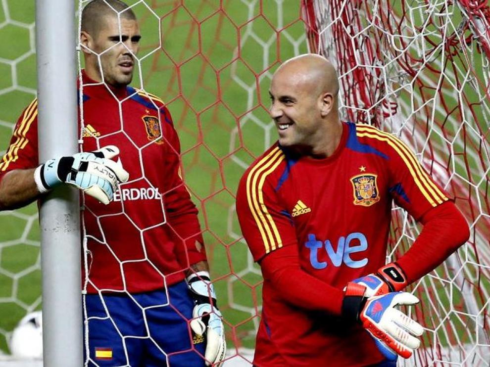 Valdés y Pepe Reina se entrenan para el partido de este martes