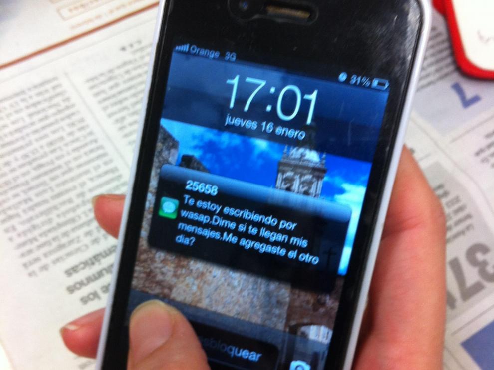 Para evitar caer en esta estafa se ha de comprobar el número del remitente del SMS antes de contestar.