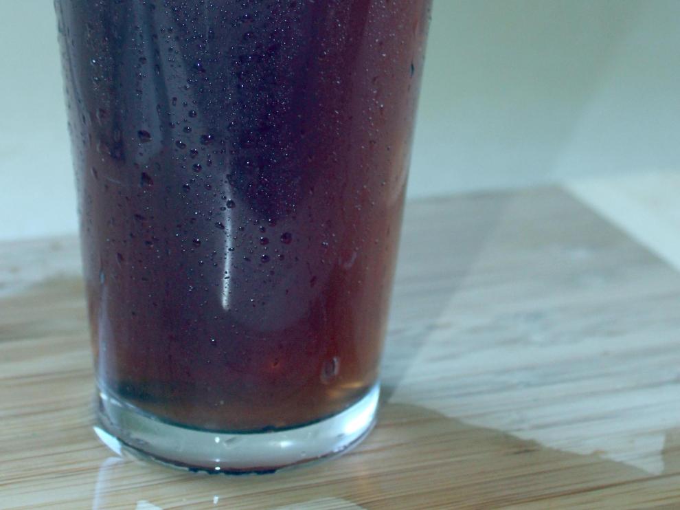 Té verde frío con limón