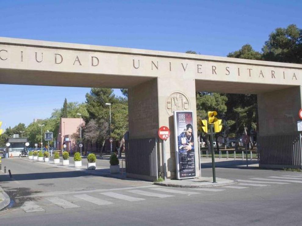 Entrada al campus de la Universidad de Zaragoza