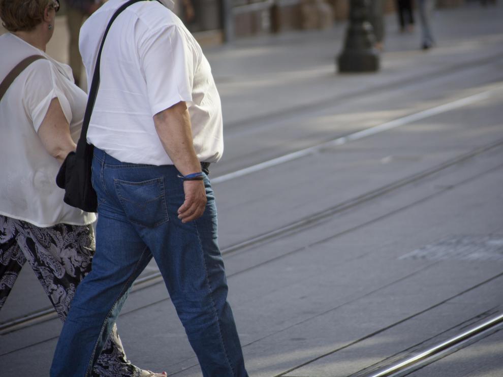 La prevalencia de sobrepeso estimada en la población adulta española (25-64 años) es del 39% y el de obesidad del 22% y aumenta con la edad.