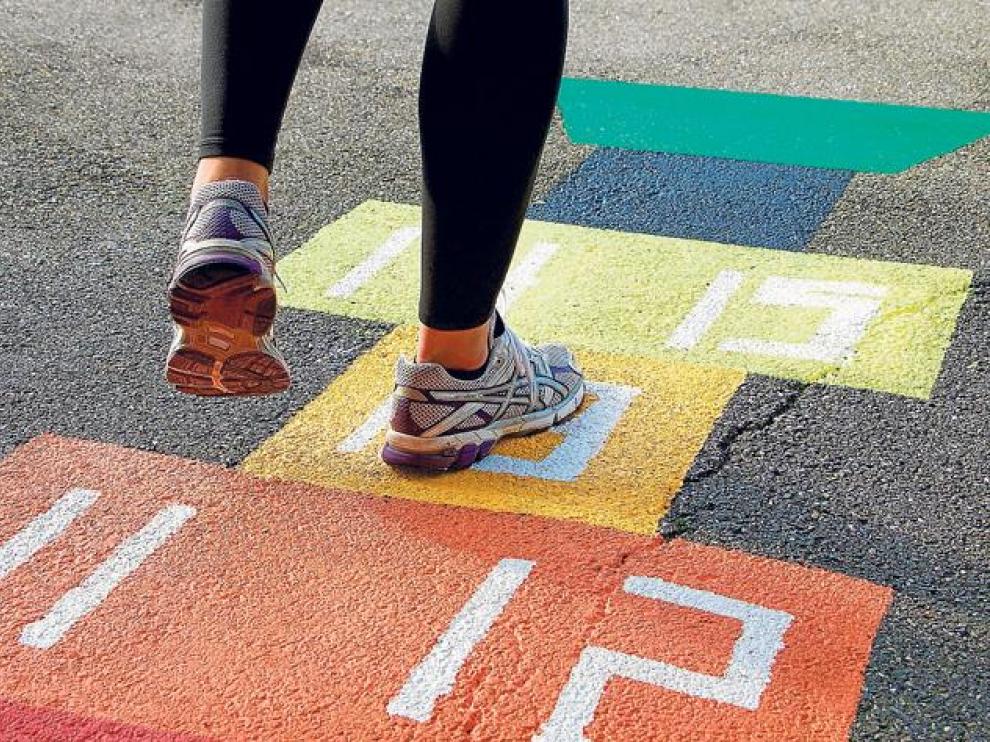 Los juegos y el deporte al aire libre conforman buenos hábitos de salud para niños y adolescentes.