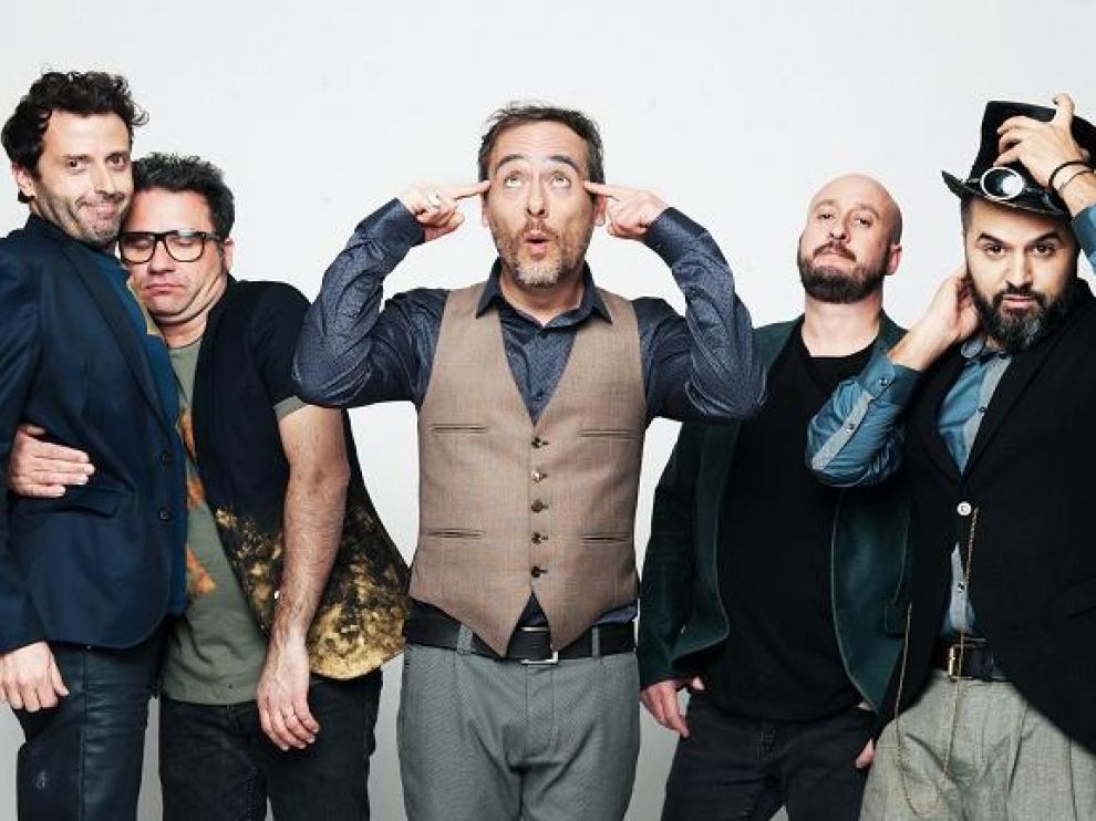 Oriol Bonet, Jordi Roig, Santi Balmes, Joan Ramon Planell y Julián Saldarriaga, componentes de Love of Lesbian