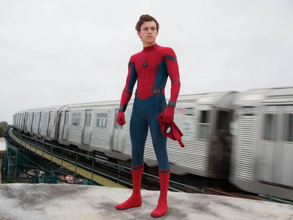 Tom Holland interpreta al nuevo héroe de Marvel.