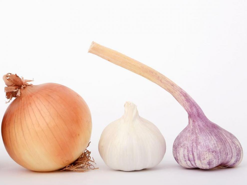 La cebolla y el ajo tienen propiedades antivirales.