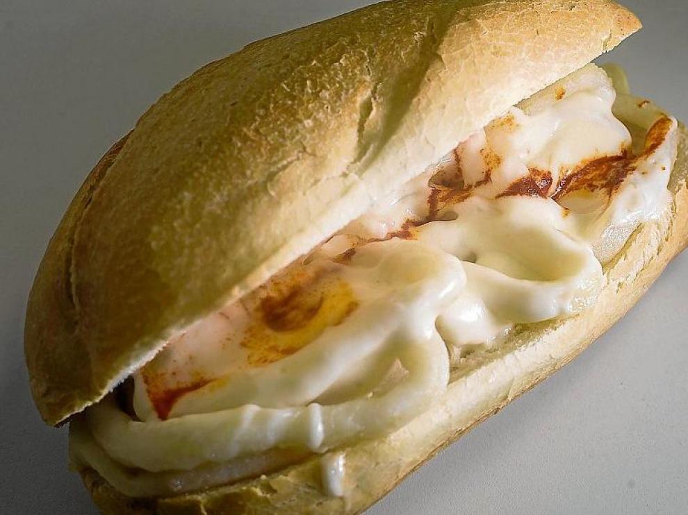 Bocadillo de calamares de El Calamar Bravo de Zaragoza.