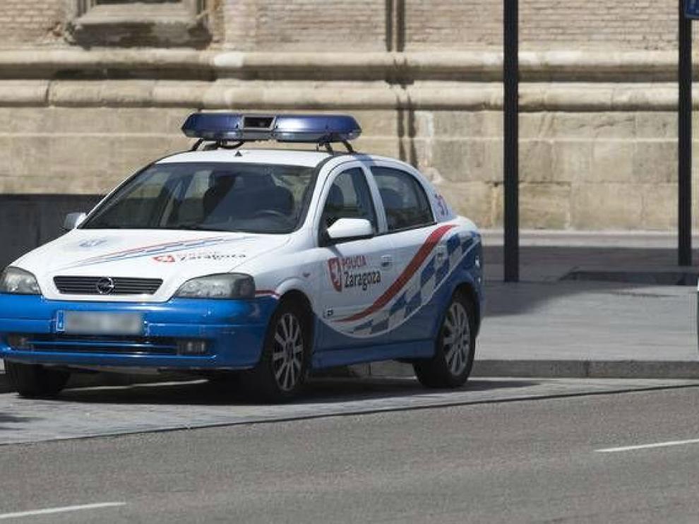 Vehículo de la Policía Local de Zaragoza.
