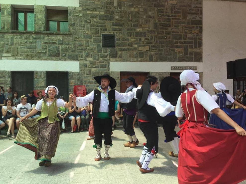 Un momento del baile de la Colla Val d'Arán