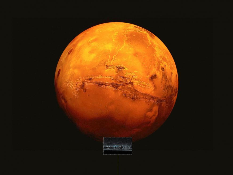 Fotografía facilitada por la Agencia Espacial Europea (ESA), de la reproducción artística de la sonda Mars Express que explora el hemisferio sur de Marte.