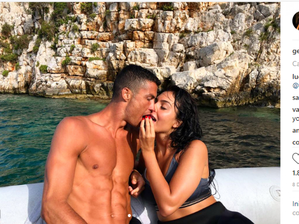 Georgina Rdríguez y Cristiano Ronaldo durante sus vacaciones.