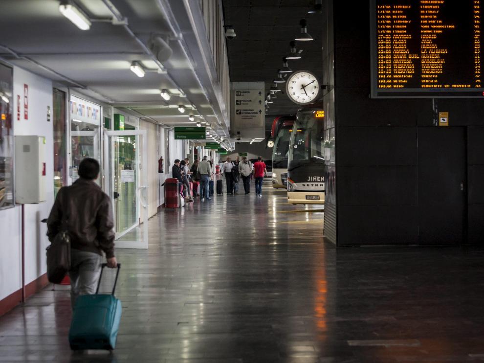 Interior de la estación de autobuses de Zaragoza.