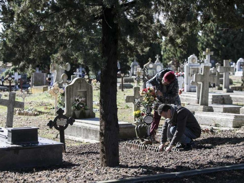 Visitas al cementerio de Torrero en Todos los Santos