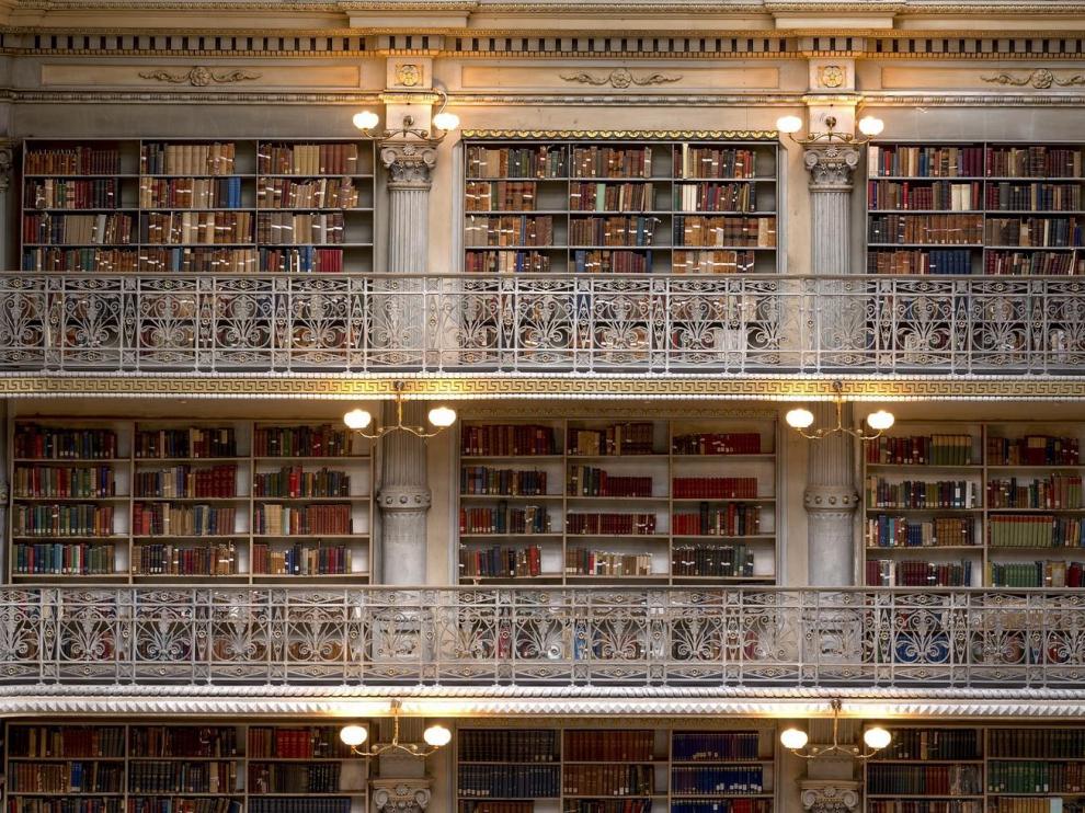 Esta biblioteca de Baltimore es conocida como 'La catedral de los libros'