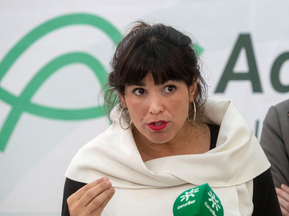 La coordinadora de Podemos Andalucía, Teresa Rodríguez, y el coordinador de Izquierda Unida Andalucía, Antonio Maíllo