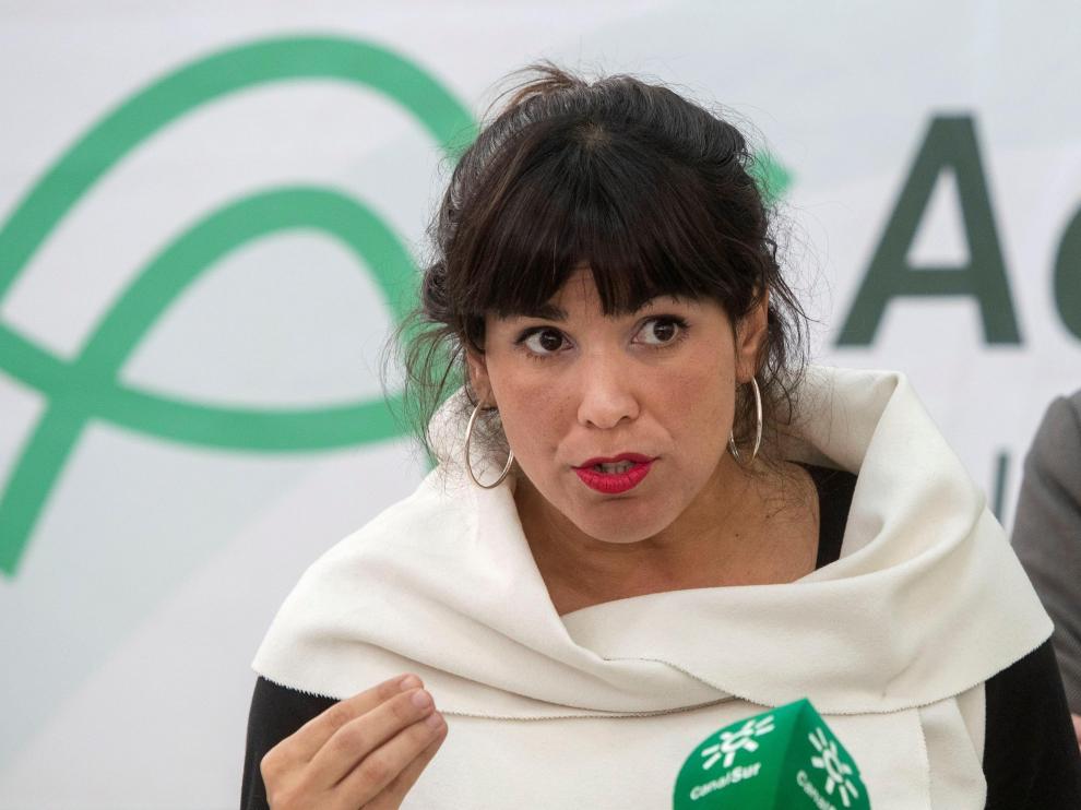 La coordinadora de Podemos Andalucía, Teresa Rodríguez, y el coordinador de Izquierda Unida Andalucía, Antonio Maíllo
