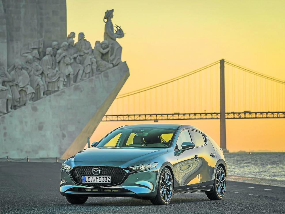 El Mazda3 proporciona un agrado de conducción sobresaliente, sin nada que envidiar a los tradicionalmente catalogados como prémium.