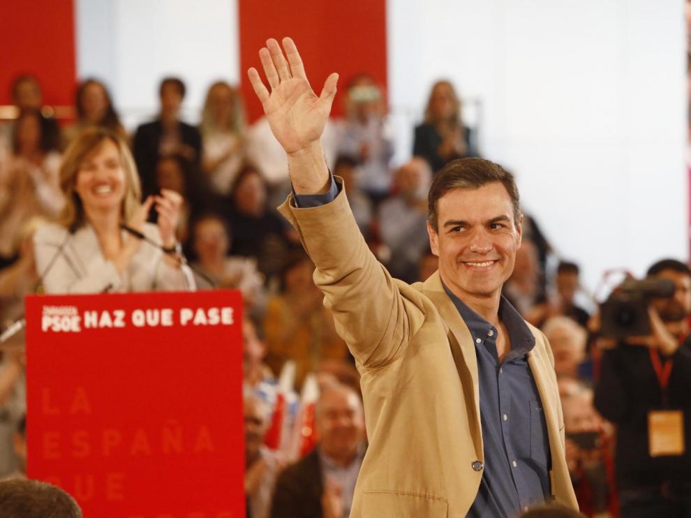 Pedro Sánchez asegura en Zaragoza que el PSOE defenderá con uñas y dientes el autogobierno y el Estado autonómico