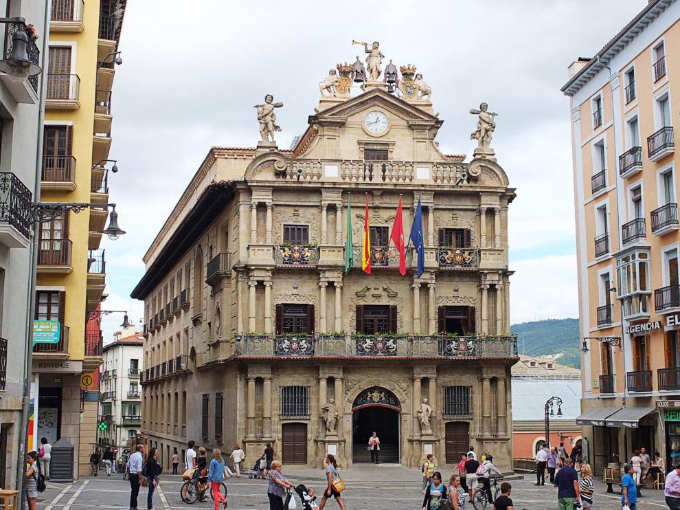Fachada del Ayuntamiento de Pamplona.