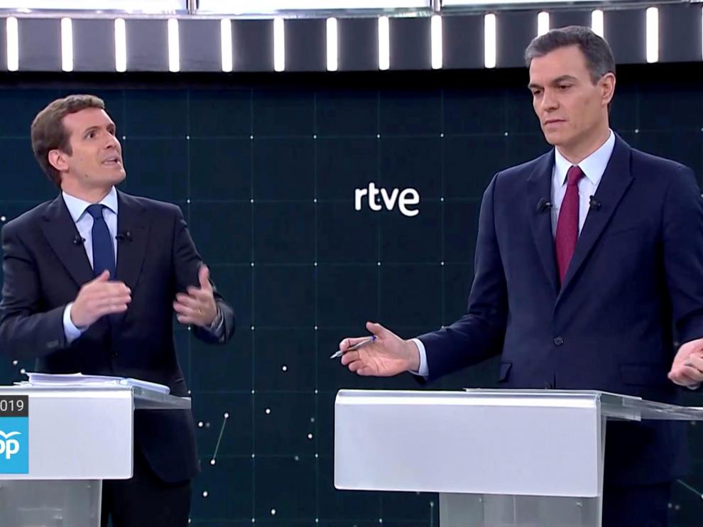 Los dos líderes debatieron con datos diferentes las políticas de impuestos y empleo.