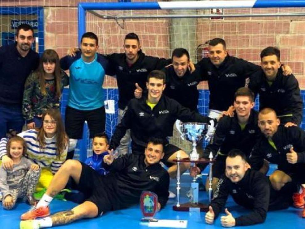 En la imagen posa el campeón de la edición 2019 del maratón de Pedrola
