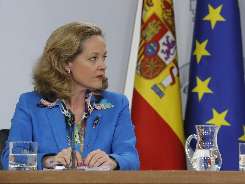 Nadia Calviño e Isabel Celaá en la rueda de prensa posterior al Consejo de Ministros.