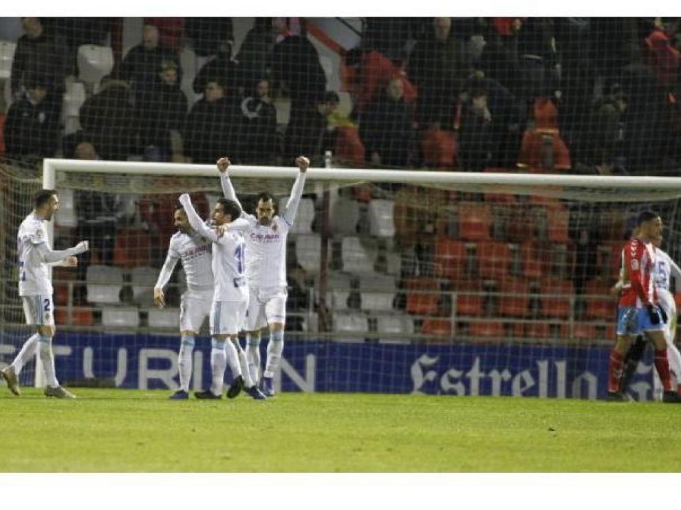 Los jugadores del Real Zaragoza celebran el triunfo por 1-2 en Lugo el 9 de febrero en el Anxo Carro.