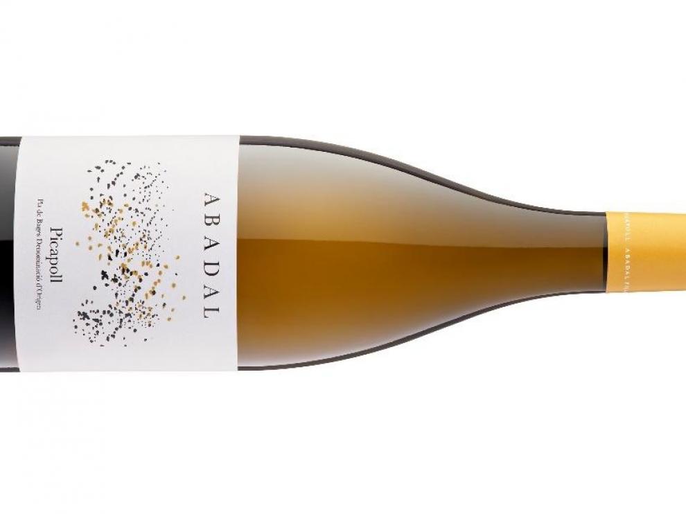 Botella del vino blanco joven Abadal Picapoll 2018.