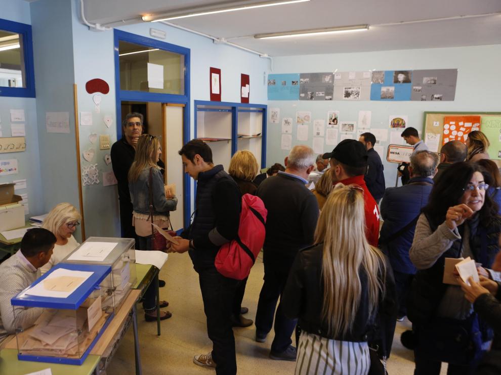 Votación en el IES Miguel de Molinos.
