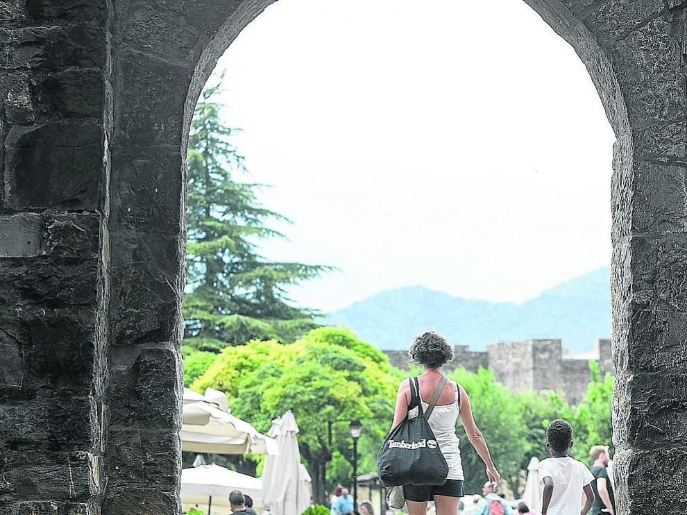 Villa medieval de Aínsa, incluida entre los Pueblos Más Bonitos de España de la asociación homónima.