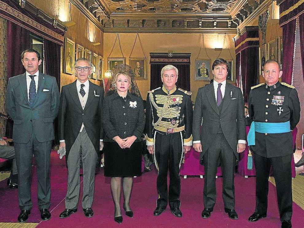 Carlos de Valenzuela, José María Ferraz, María de Castro, Luis Navarro, Luis Cuvillo e Ignacio de Olazábal, en la Real Maestranza.