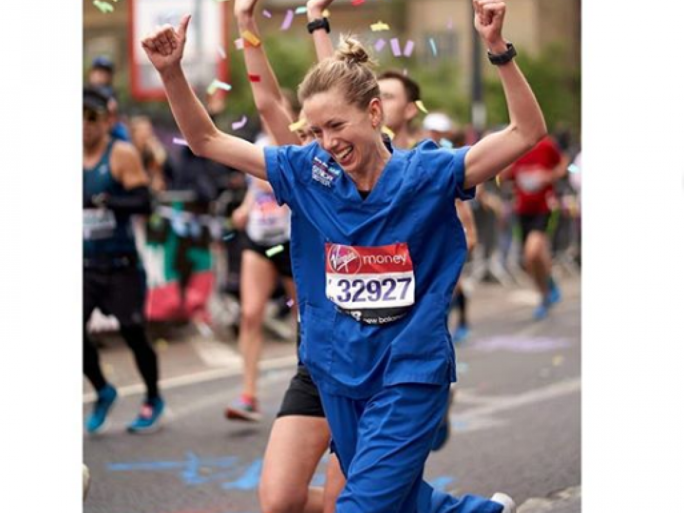 Jessica Anderson celebrando su triunfo.