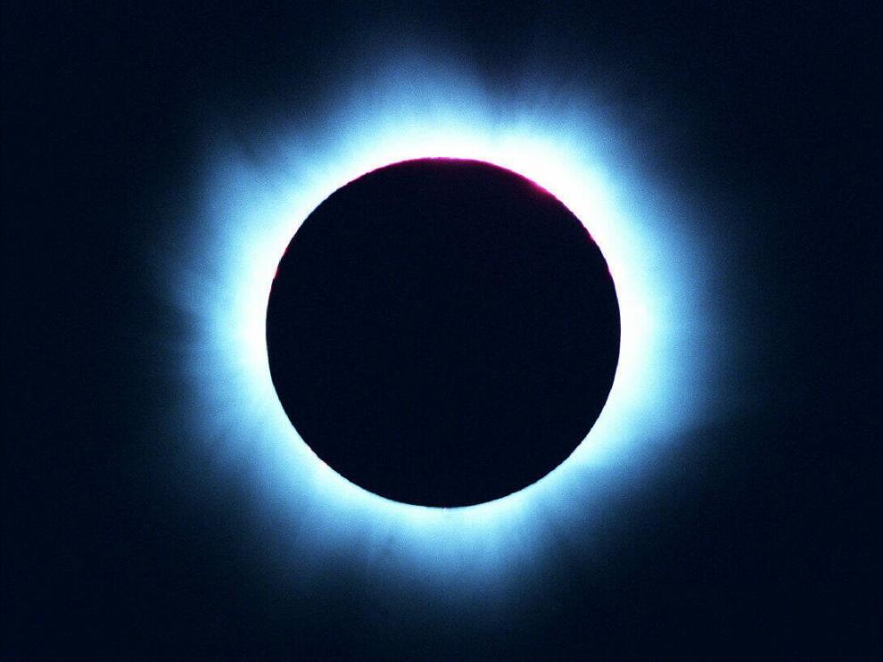 Imagel del eclipse total de sol que tuvo lugar el 11 de agosto de 1999