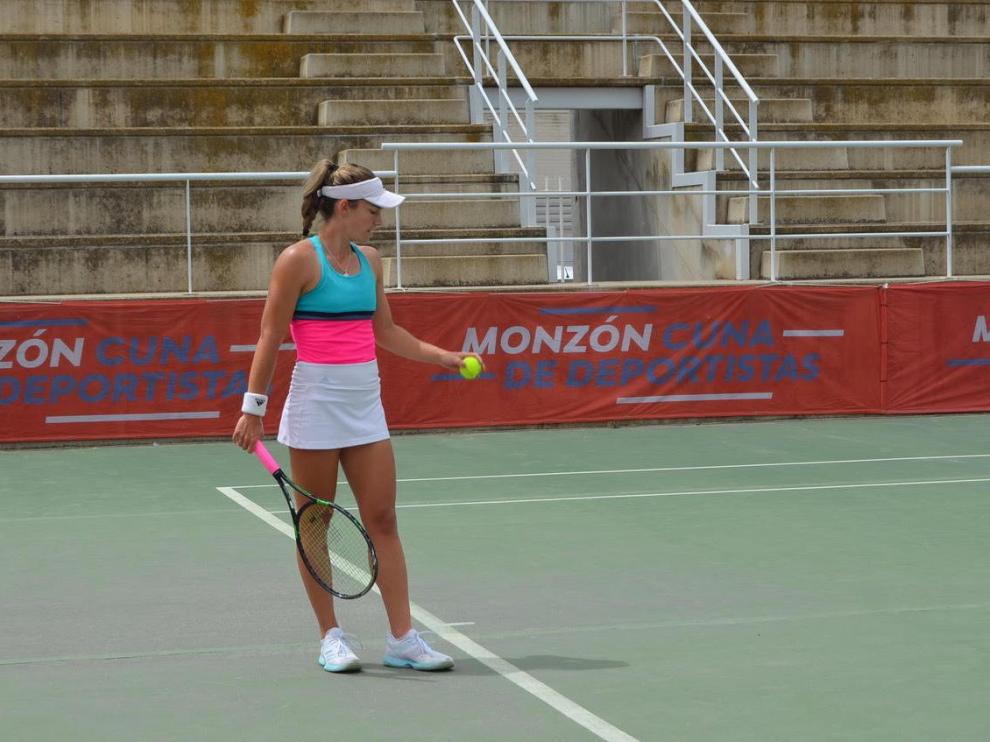 Irene Burillo, en los cuartos de final del Torneo Internacional Conchita Martínez de Monzón.