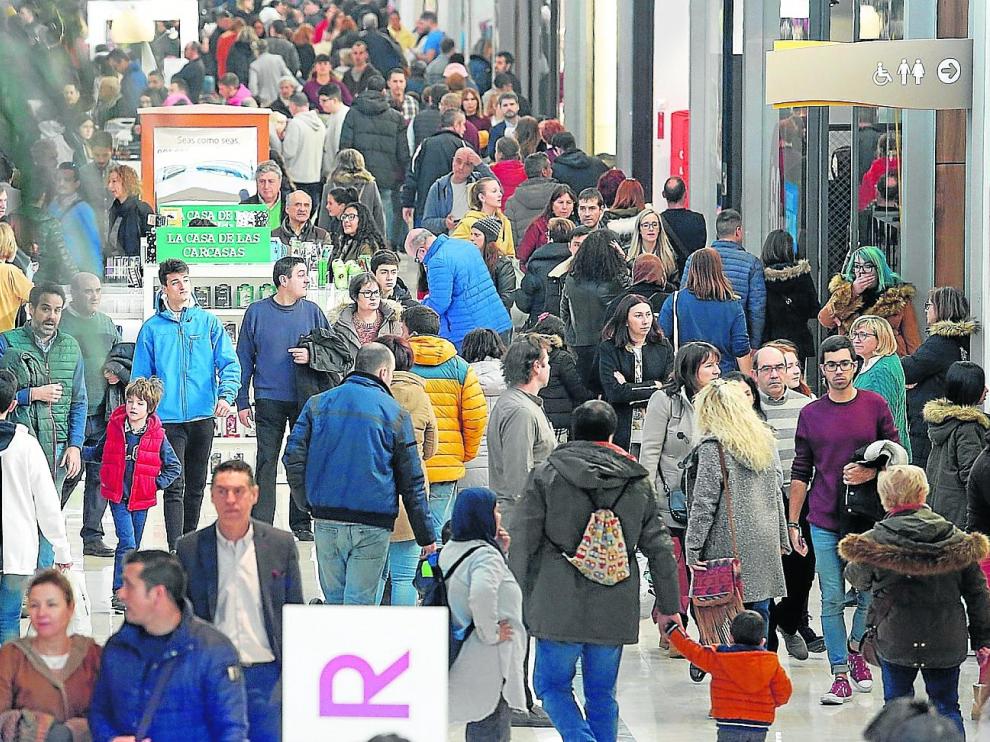 Las tiendas no se centrarán tanto en cerrar el proceso comercial como en desarrollar una experiencia de compra única que fomente la lealtad del cliente.