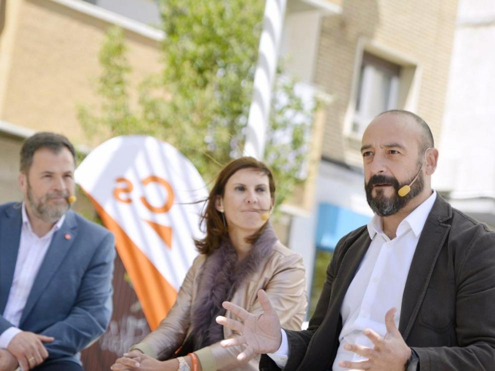 José Luis Cadena, Jara Bernuéz y Jordi Cañas este sábado en Huesca.