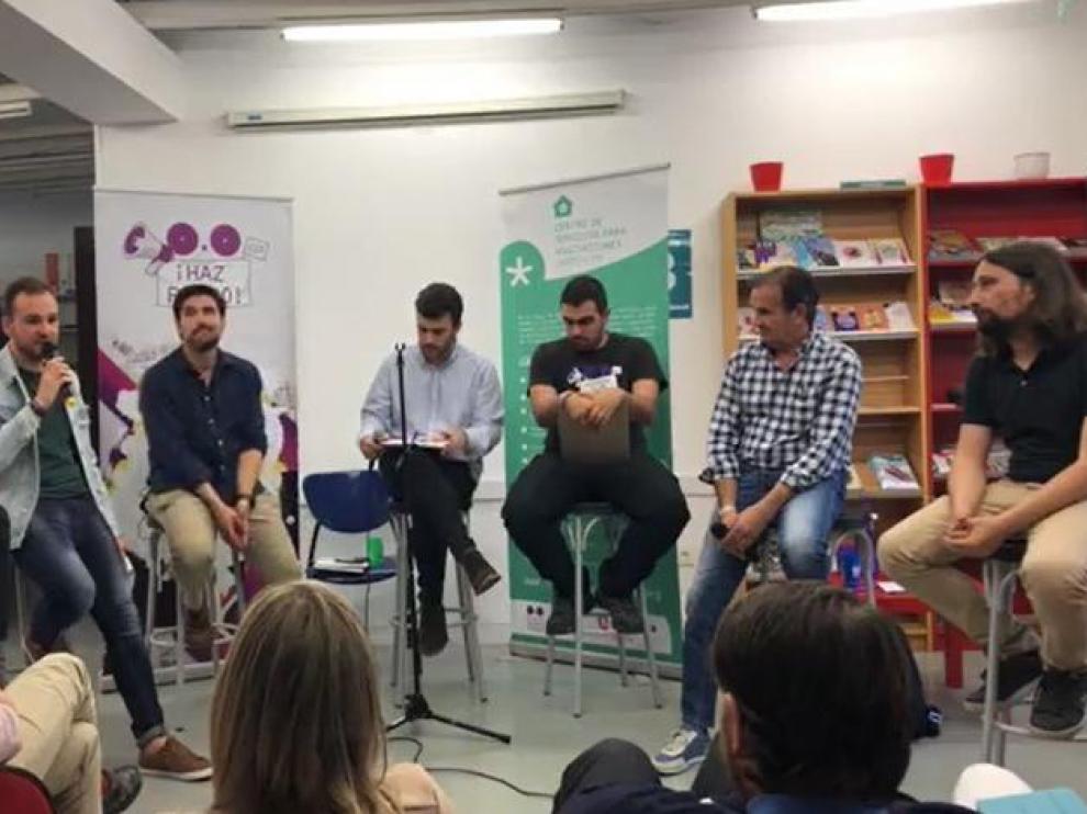 Imagen del debate que celebró el Consejo Juventud Zaragoza en la sede de la calle de San Lorenzo.