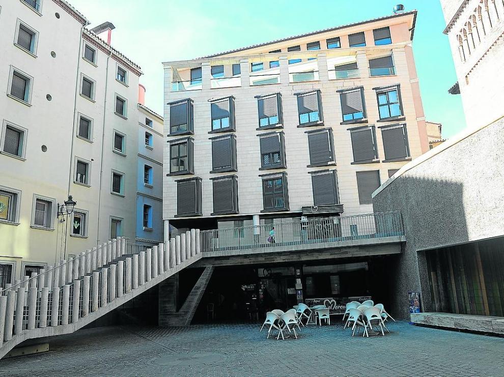 El Ayuntamiento indemnizará por no atajar los ruidos generados por un bar de la plaza de los Amantes.