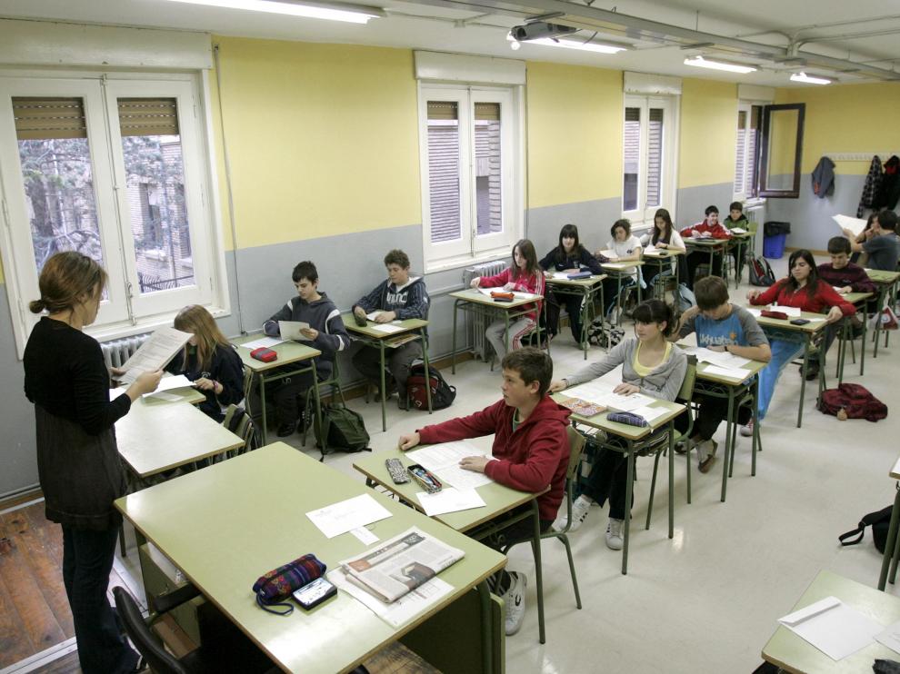 La huelga convocada por CGT, STEA y CC. OO. afecta a más de 14.500 docentes de Aragón.