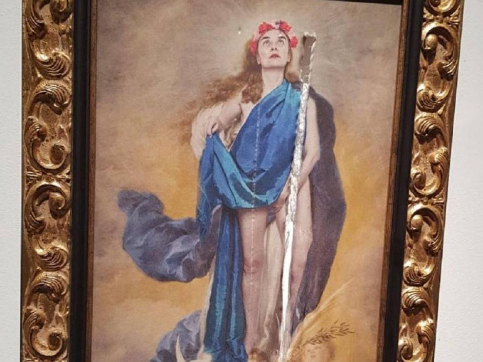 La polémica obra 'Con flores a María', de la artista Charo Corrales.