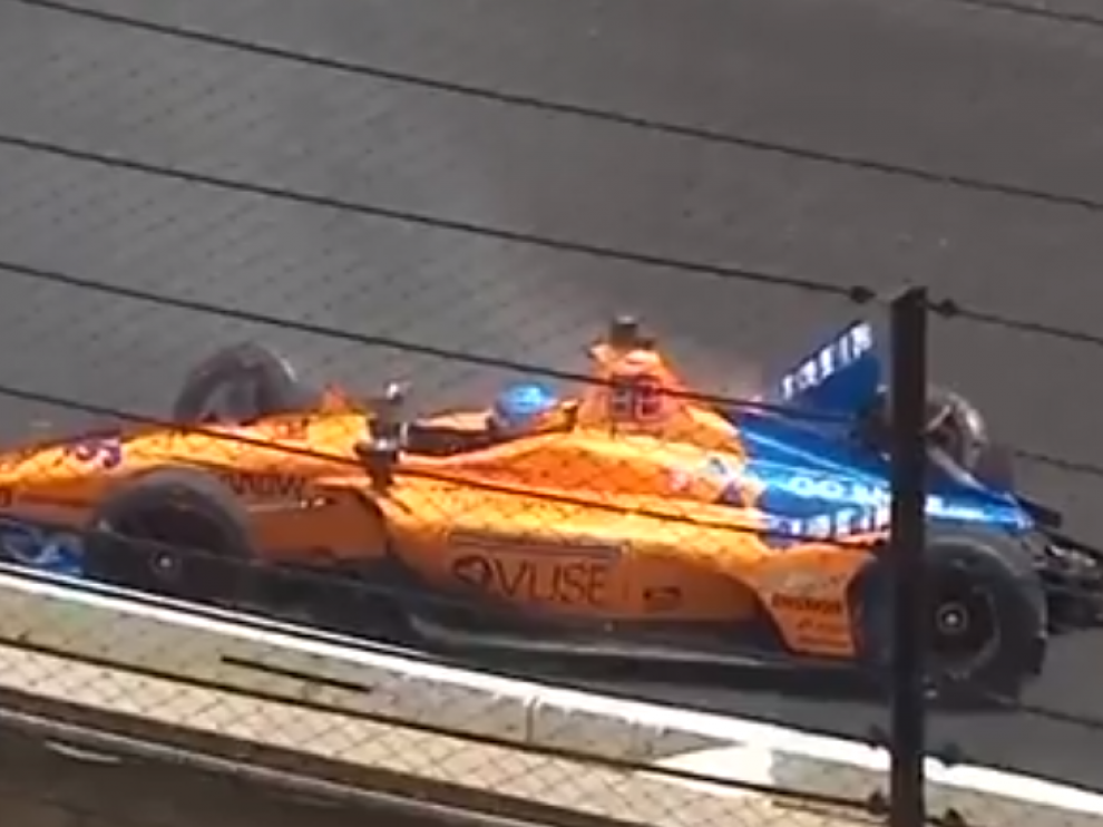 Imagen del choque de Fernando Alonso contra el muro.
