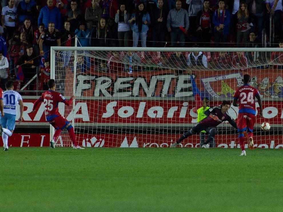 Gol del Numancia, marcado por Viguera de penalti en el último minuto, con el que los sorianos ganaron 1-0 al Real Zaragoza en la primera vuelta en Los Pajaritos.