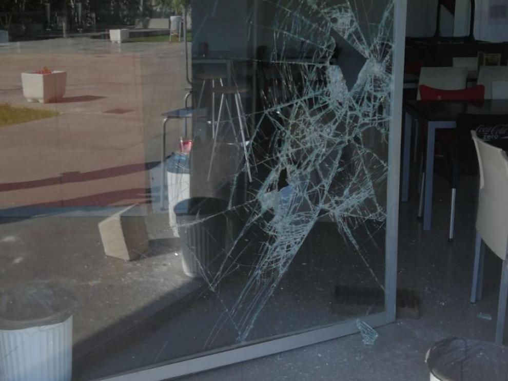 Imagen del último asalto a la cafetería del campo de fútbol La Camisera, del barrio Oliver.