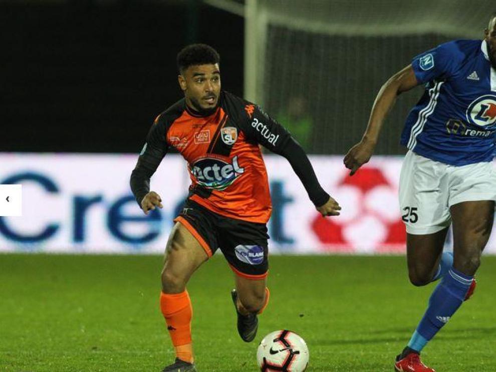 Etinof, a la izquierda, en un partido de esta temporada con el Stade Lavallois