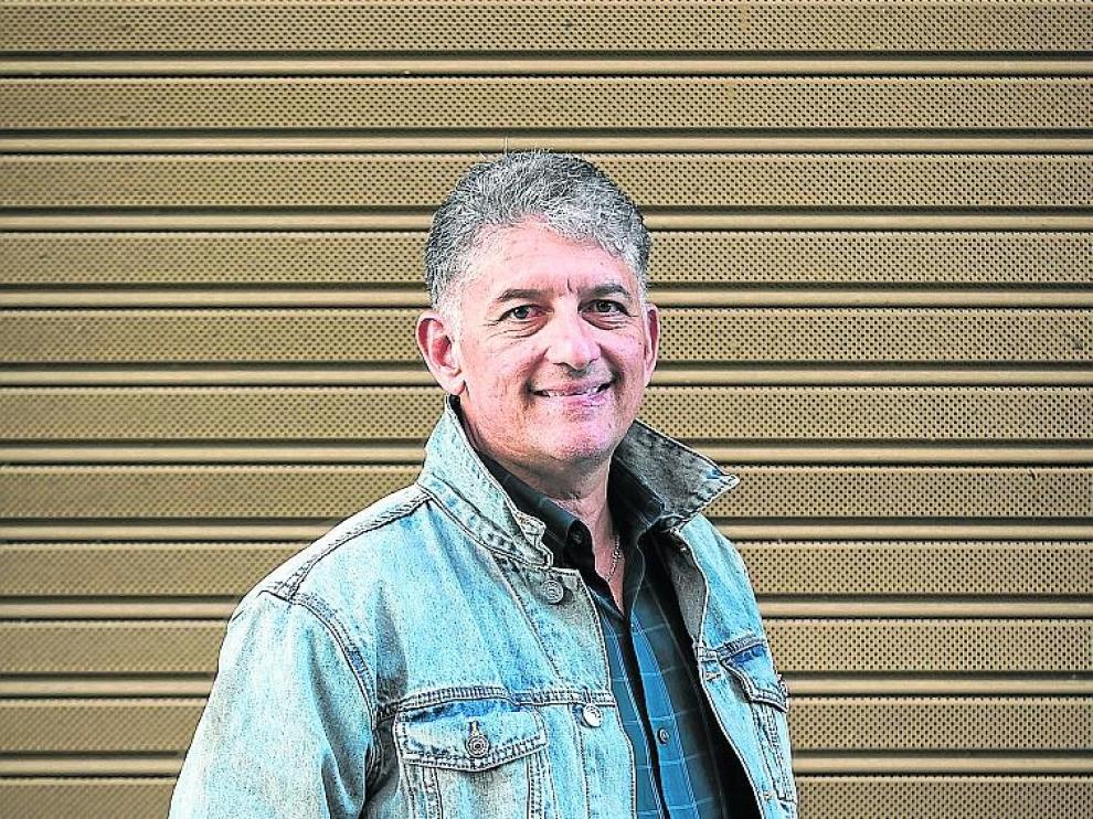 Luis Muñiz es estadounidense de origen puertorriqueño.
